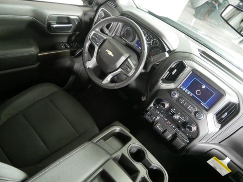 Certified 2020 Chevrolet Silverado 1500 LT w/ All-Star Edition AWD/4WD image 9