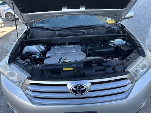Used 2013 Toyota Highlander Limited image 11