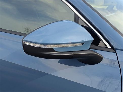 New 2026 Volkswagen Tiguan SE image 12