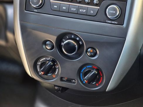 Used 2015 Nissan Versa SV FWD image 26