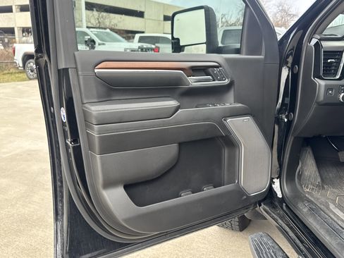 Used 2024 GMC Sierra 2500 Denali w/ Denali Reserve Package image 3