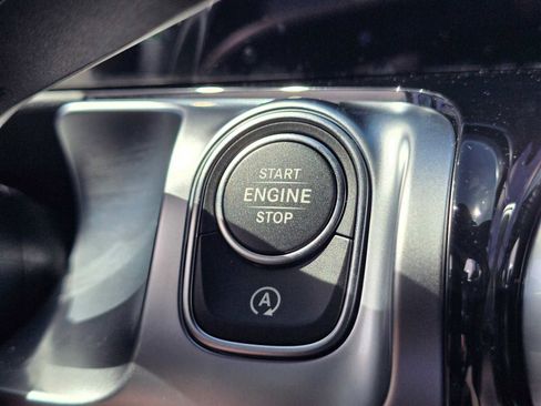New 2026 Mercedes-Benz GLB 250 4MATIC image 34