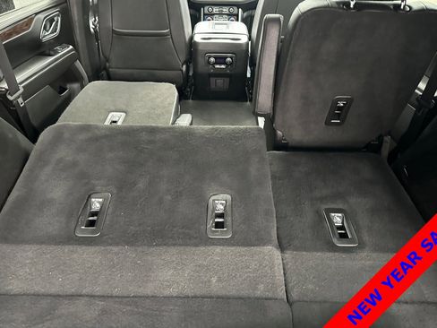 Used 2022 Chevrolet Tahoe LT w/ Luxury Package image 17
