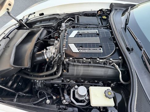 Used 2015 Chevrolet Corvette Z06 w/ 2LZ Preferred Equipment Group RWD image 45