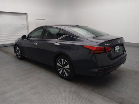 Used 2019 Nissan Altima 2.5 SV image 3