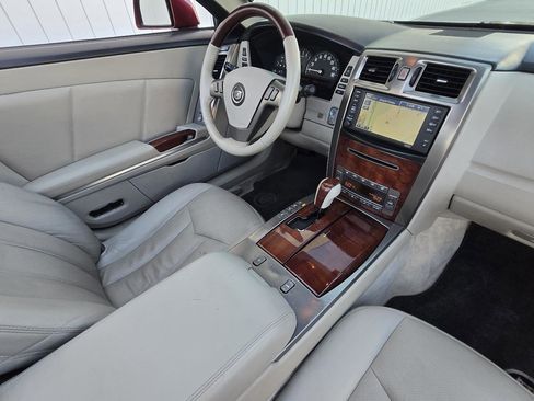 Used 2006 Cadillac XLR image 38