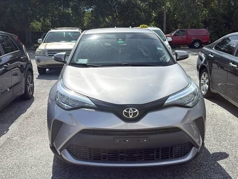 Used 2020 Toyota C-HR LE FWD image 2