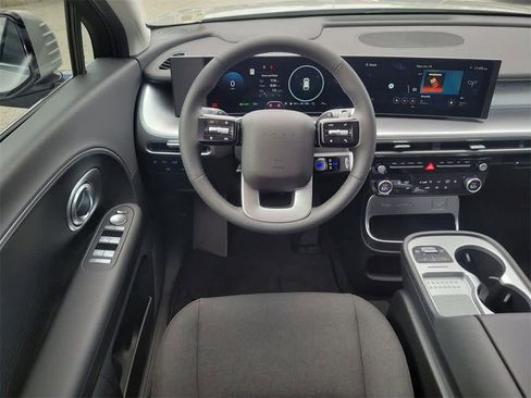 New 2026 Hyundai Ioniq 9 SE image 28