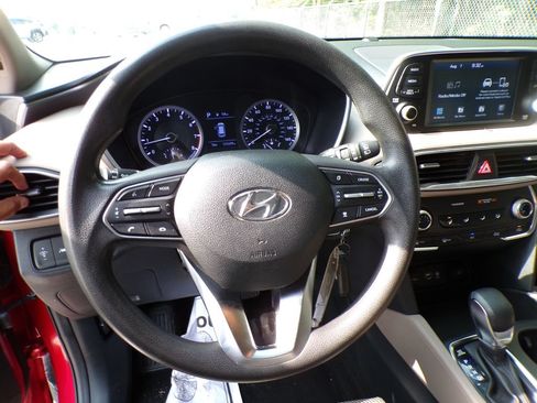 Used 2020 Hyundai Santa Fe SE AWD/4WD image 12