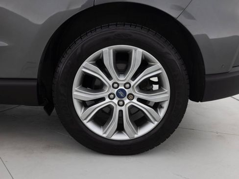 Used 2019 Ford Edge Titanium w/ Equipment Group 301A AWD/4WD image 20