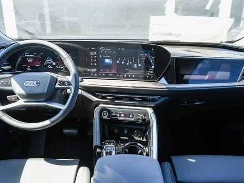 New 2025 Audi Q5 Prestige image 15