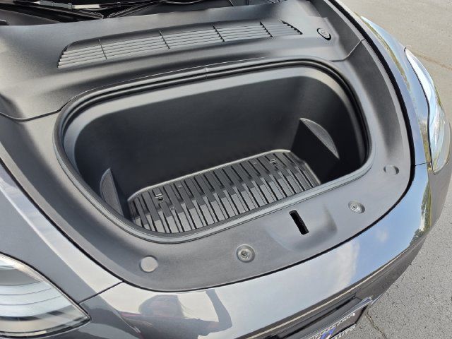 Used 2025 Tesla Model Y Long Range AWD/4WD image 42