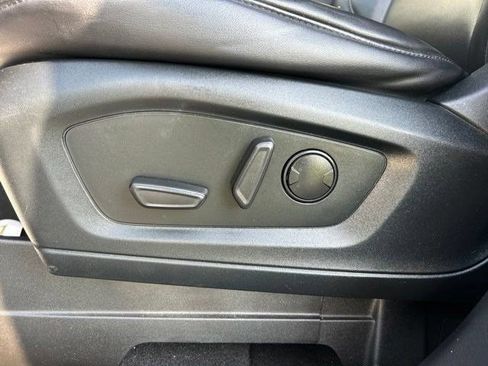 Used 2021 Ford Explorer XLT w/ Equipment Group 202A AWD/4WD image 12