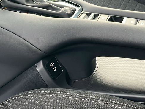 New 2027 Honda HR-V LX image 22