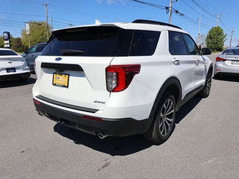 Used 2024 Ford Explorer ST-Line w/ Class IV Trailer Tow Package AWD/4WD image 7