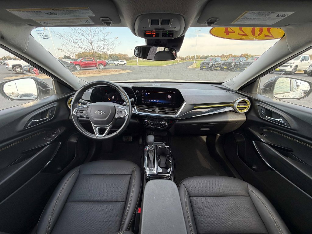 Used 2024 Chevrolet Trax ACTIV w/ Sunroof Package FWD image 28