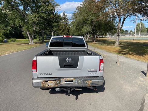 Used 2005 Nissan Titan SE image 11