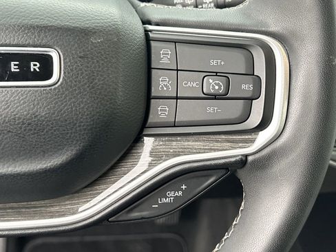 Used 2022 Jeep Wagoneer Series III w/ Rear Seat Video Group 1 image 29