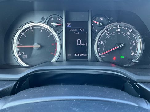 Used 2023 Toyota 4Runner Limited AWD/4WD image 17