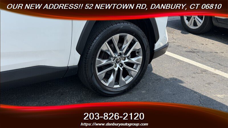 Used 2022 Toyota RAV4 XLE Premium FWD image 11