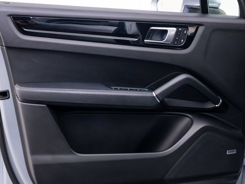 Certified 2023 Porsche Cayenne AWD/4WD image 14