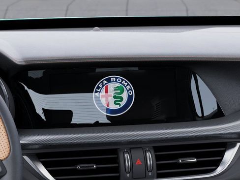 New 2025 Alfa Romeo Stelvio Sprint AWD/4WD image 19