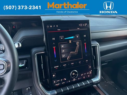 Used 2025 GMC Yukon XL Denali image 26