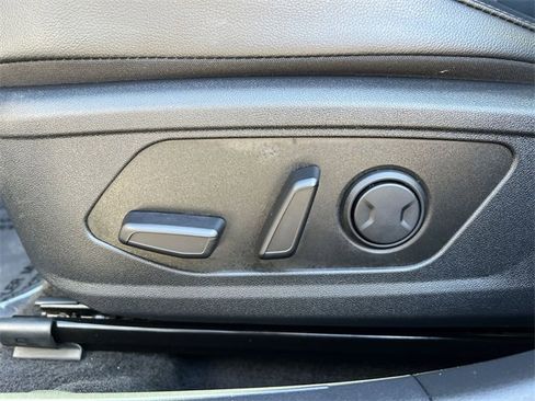 Used 2024 Hyundai Elantra Limited image 23