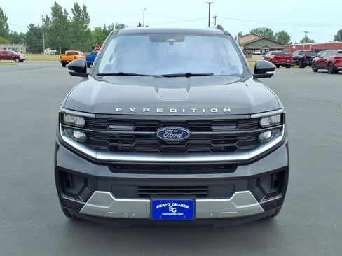 Used 2025 Ford Expedition Max Platinum w/ Driver's Package AWD/4WD image 9