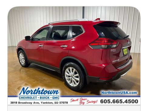 Used 2017 Nissan Rogue SV w/ SV Premium Package AWD/4WD image 3