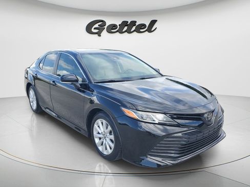Used 2019 Toyota Camry LE w/ Convenience Package FWD image 3