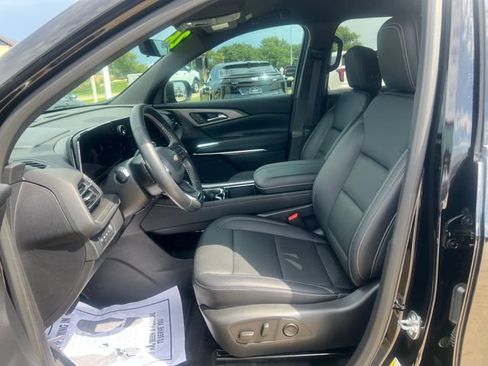 Used 2026 Chevrolet Traverse LT w/ Driver Confidence Package AWD/4WD image 9