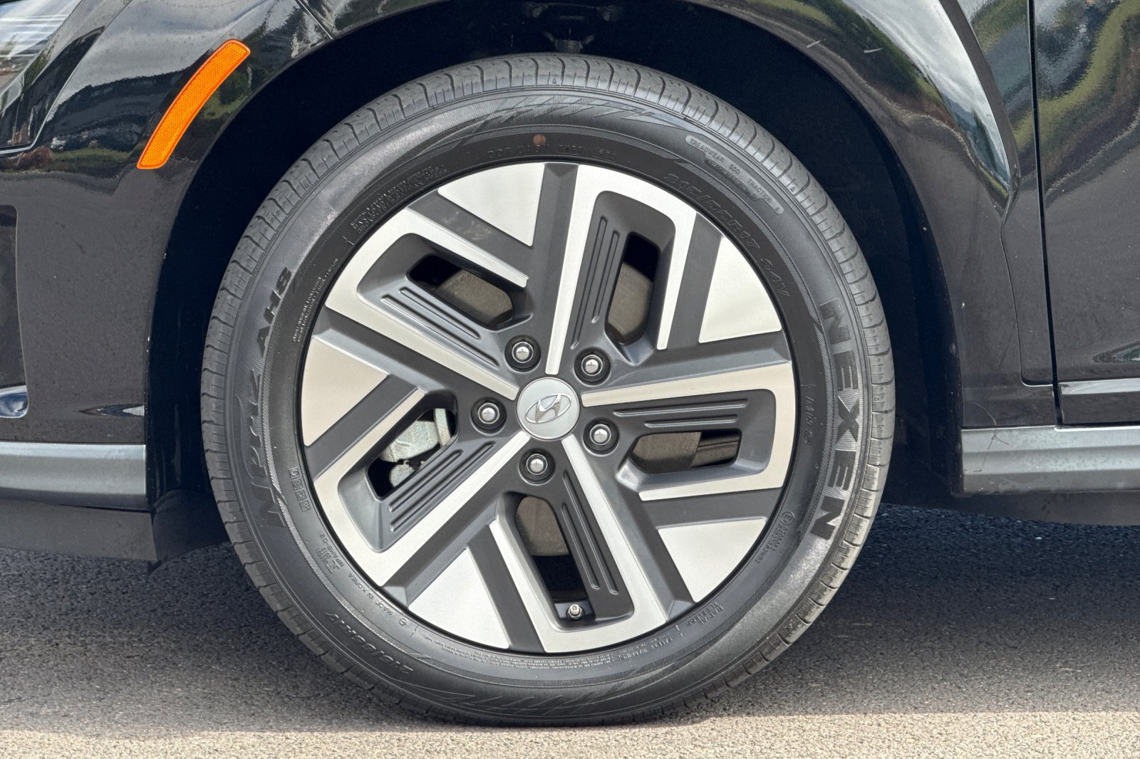 Used 2023 Hyundai Kona SE w/ Cargo Package FWD image 31