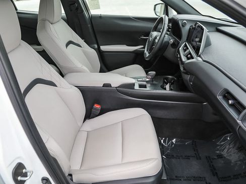 Used 2025 Lexus UX 300h FWD image 16
