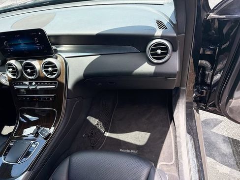Used 2020 Mercedes-Benz GLC 300 image 16
