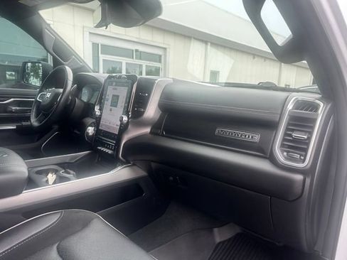Used 2023 RAM 1500 Laramie AWD/4WD image 7