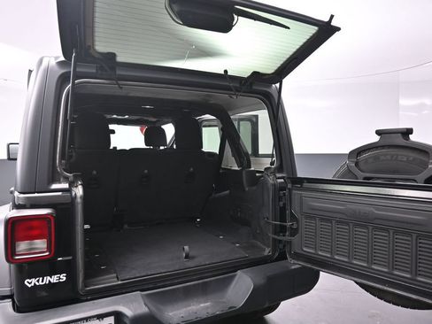 Used 2020 Jeep Wrangler Unlimited Sport S AWD/4WD image 25