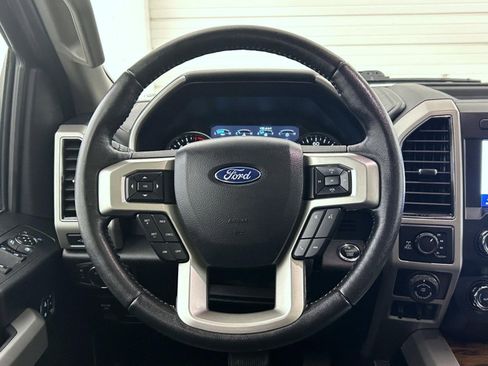 Used 2020 Ford F150 Lariat image 11