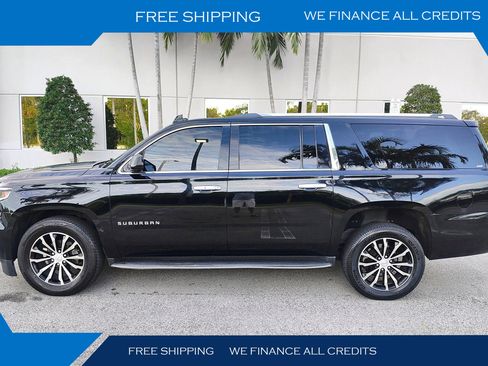 Used 2018 Chevrolet Suburban LT image 1
