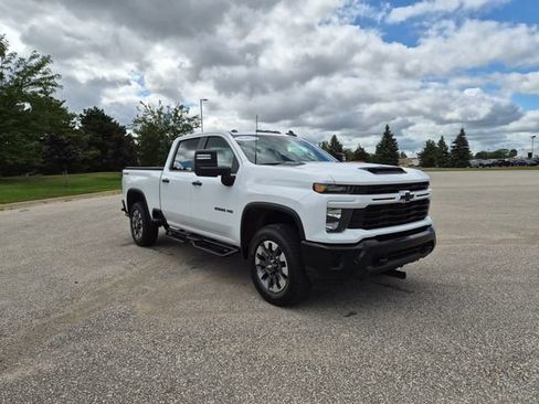 Used 2024 Chevrolet Silverado 2500 Custom w/ Custom Value Package AWD/4WD image 4
