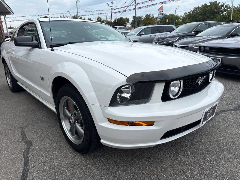 Used 2006 Ford Mustang GT RWD image 3