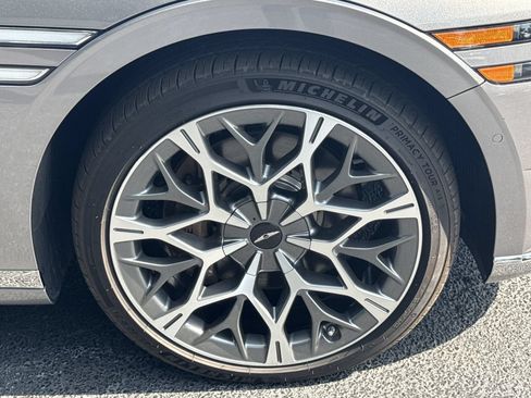 Used 2025 Genesis G90 3.5T AWD/4WD image 12