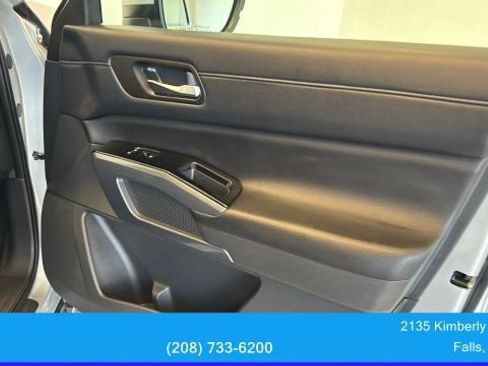 Used 2024 Nissan Pathfinder SL w/ SL Premium Package AWD/4WD image 26