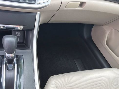 Used 2015 Honda Accord LX image 16
