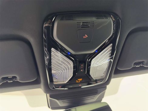 Used 2025 BMW X6 M60i w/ Parking Assistance Package image 25