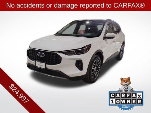 Used 2024 Ford Escape SE w/ PHEV Premium Package image 2