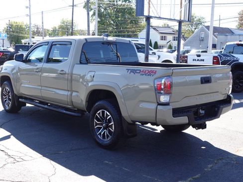 Used 2020 Toyota Tacoma TRD Sport image 2
