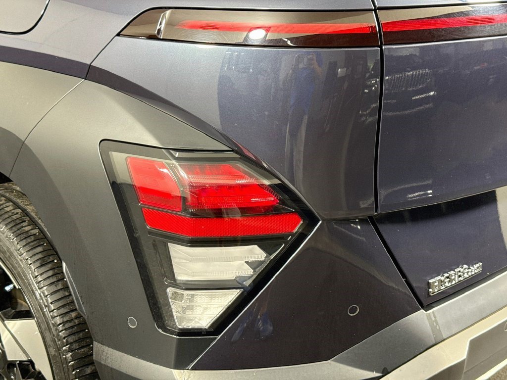 Used 2024 Hyundai Kona Limited AWD/4WD image 35