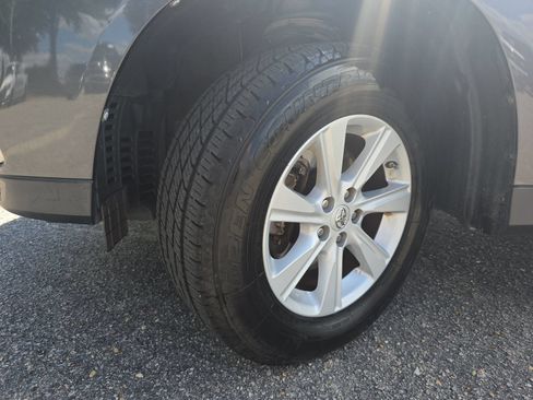 Used 2012 Toyota Highlander SE w/ Tow Pkg FWD image 30