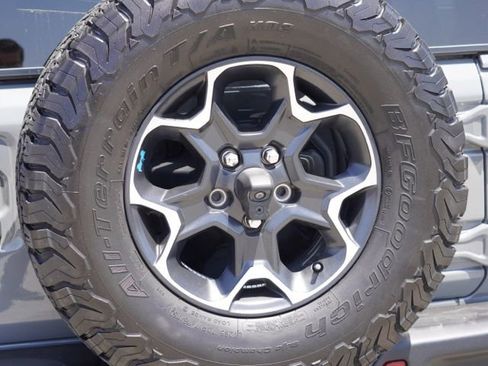 Used 2023 Jeep Wrangler Unlimited Rubicon 4xe w/ Steel Bumper Group AWD/4WD image 12